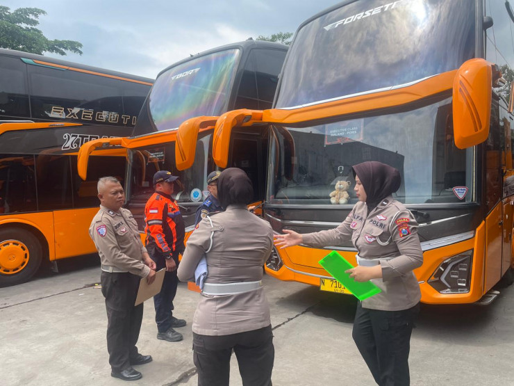 Polres Malang Cek Kelayakan Bus Pariwisata Jelang Nataru